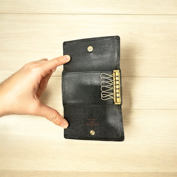Louis Vuitton Epi black leather 6 Ring key holder - Picture 5 of 6